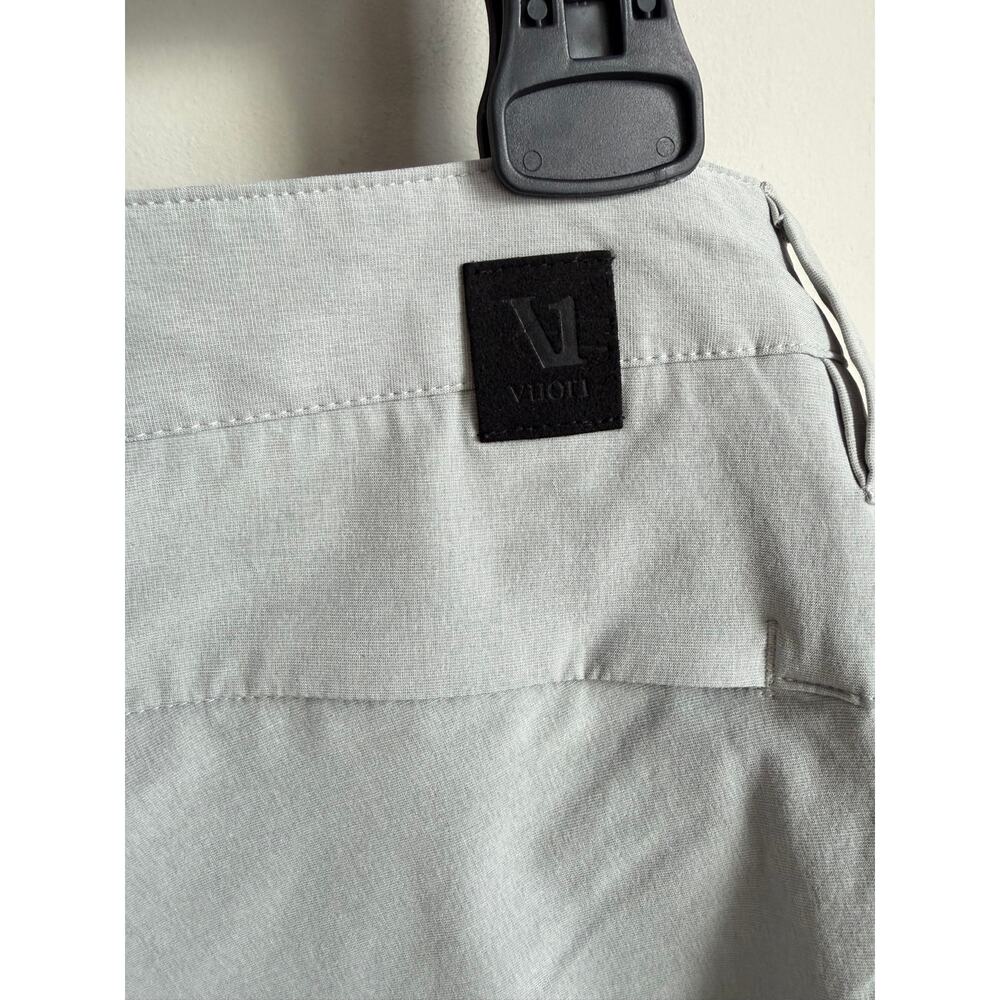 Vuori Aim Lightweight Stretch Flat Front Hiking Golf Short Sky Grey Mens Size 30 - Picture 8 of 8